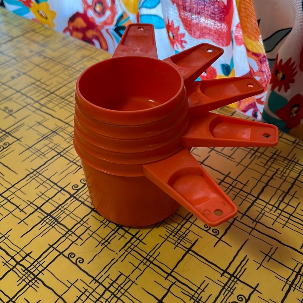 Vintage Tupperware measuring cups